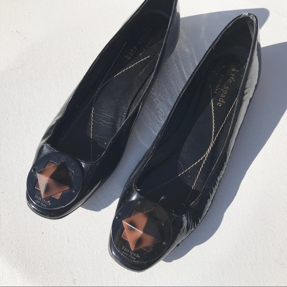 KATE SPADE black patent flats shoe 6 tortoise logo - Picture 2 of 6